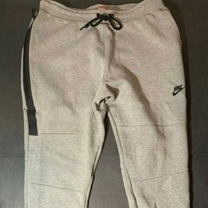 Nike tech fleece pants XL